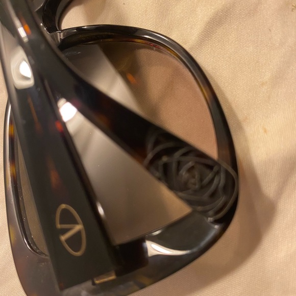 VALENTINO Sunglasses - Picture 6 of 16